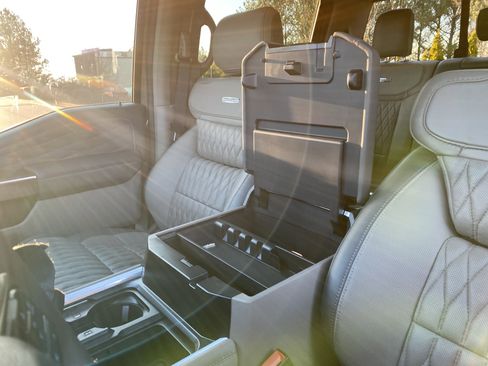 Used 2026 Ford F450 Platinum w/ Platinum Plus Package image 33