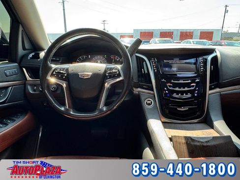 Used 2020 Cadillac Escalade ESV Premium Luxury AWD/4WD image 23