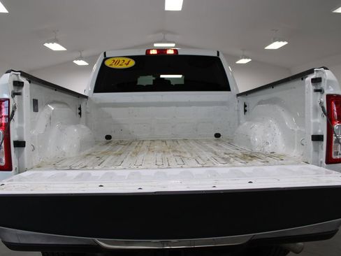 Used 2024 RAM 2500 Big Horn AWD/4WD image 17