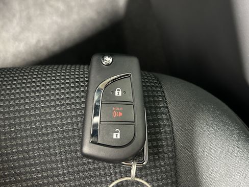 Used 2023 Toyota RAV4 LE FWD image 33