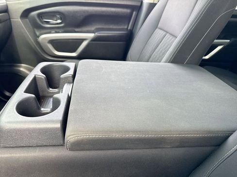 Used 2017 Nissan Titan SV image 20