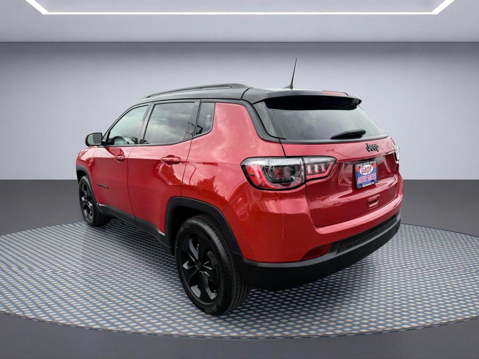 Used 2021 Jeep Compass Latitude FWD image 4