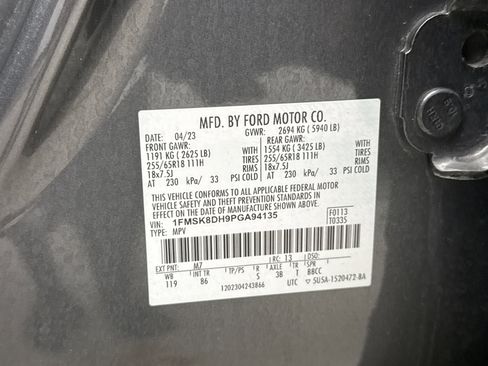 Used 2023 Ford Explorer XLT AWD/4WD image 12
