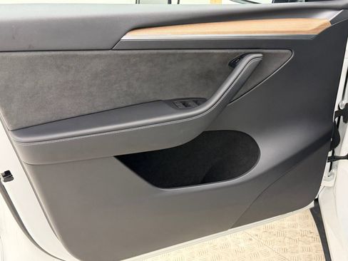 Used 2023 Tesla Model Y Long Range image 18