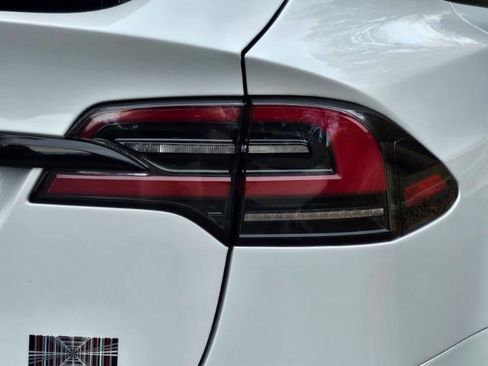 Used 2024 Tesla Model X Plaid image 29