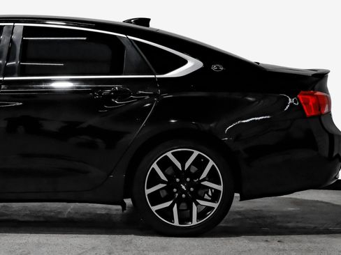 Used 2017 Chevrolet Impala LT FWD image 11