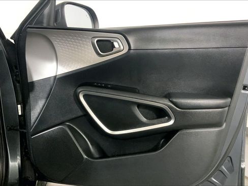 Certified 2022 Kia Soul LX w/ Technology Package FWD image 24
