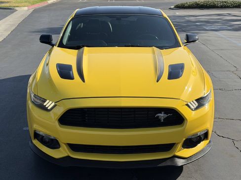 Used 2017 Ford Mustang GT Premium RWD image 2