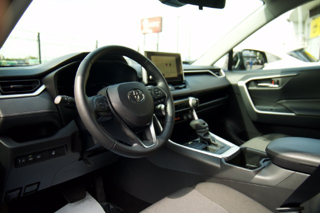Used 2025 Toyota RAV4 XLE w/ Weather Package AWD/4WD image 15