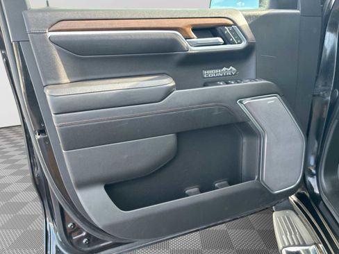 Certified 2022 Chevrolet Silverado 1500 High Country w/ High Country Premium Package image 23