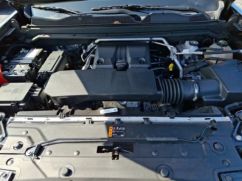 Certified 2025 Chevrolet Colorado Z71 w/ Technology Package AWD/4WD image 28