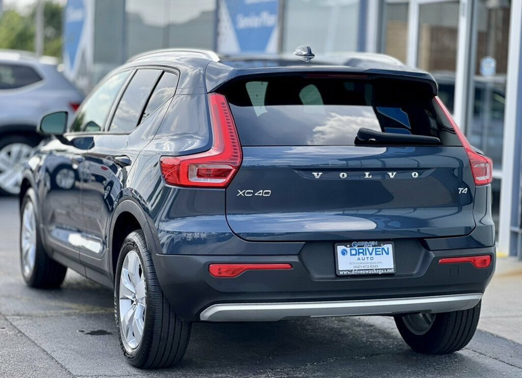 Used 2021 Volvo XC40 T4 Momentum FWD image 34