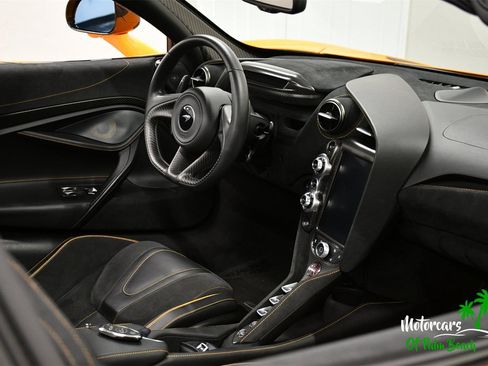 Used 2023 McLaren 720S Spider image 17
