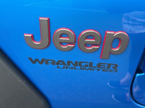 Used 2021 Jeep Wrangler Unlimited Rubicon AWD/4WD image 12