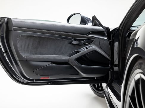 Used 2018 Porsche 911 GT2 RS image 15