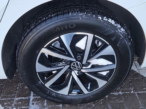 Certified 2024 Volkswagen Jetta S image 23