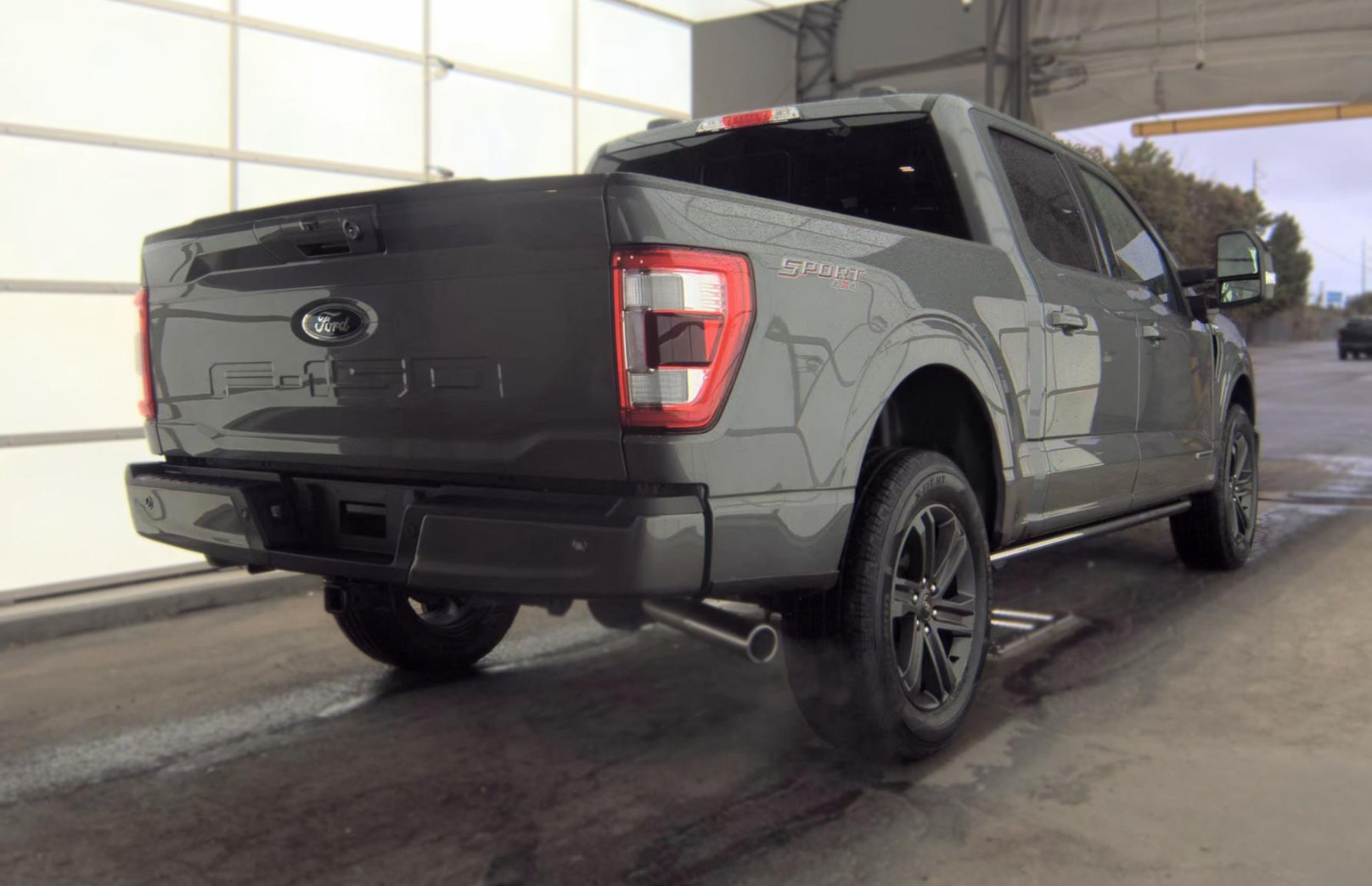 Used 2023 Ford F150 Lariat w/ Equipment Group 502A High AWD/4WD image 4