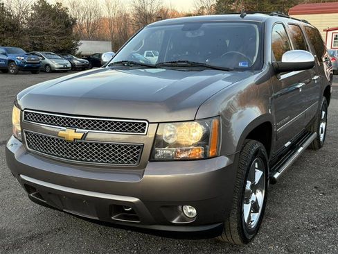Used 2014 Chevrolet Suburban LTZ image 30