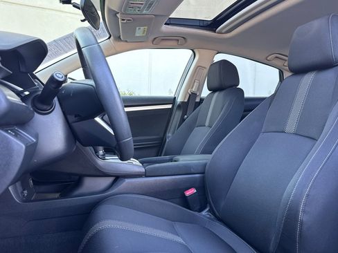 Used 2017 Honda Civic EX image 5