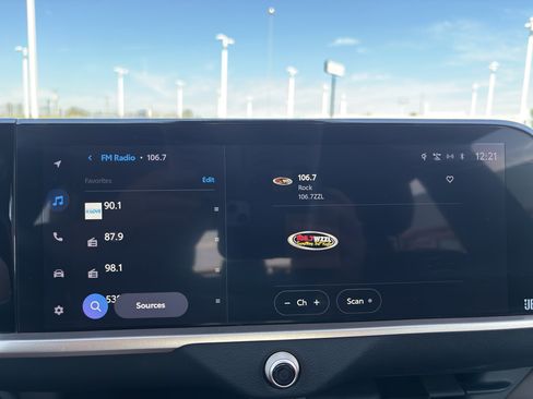 Used 2023 Toyota Crown Limited image 15