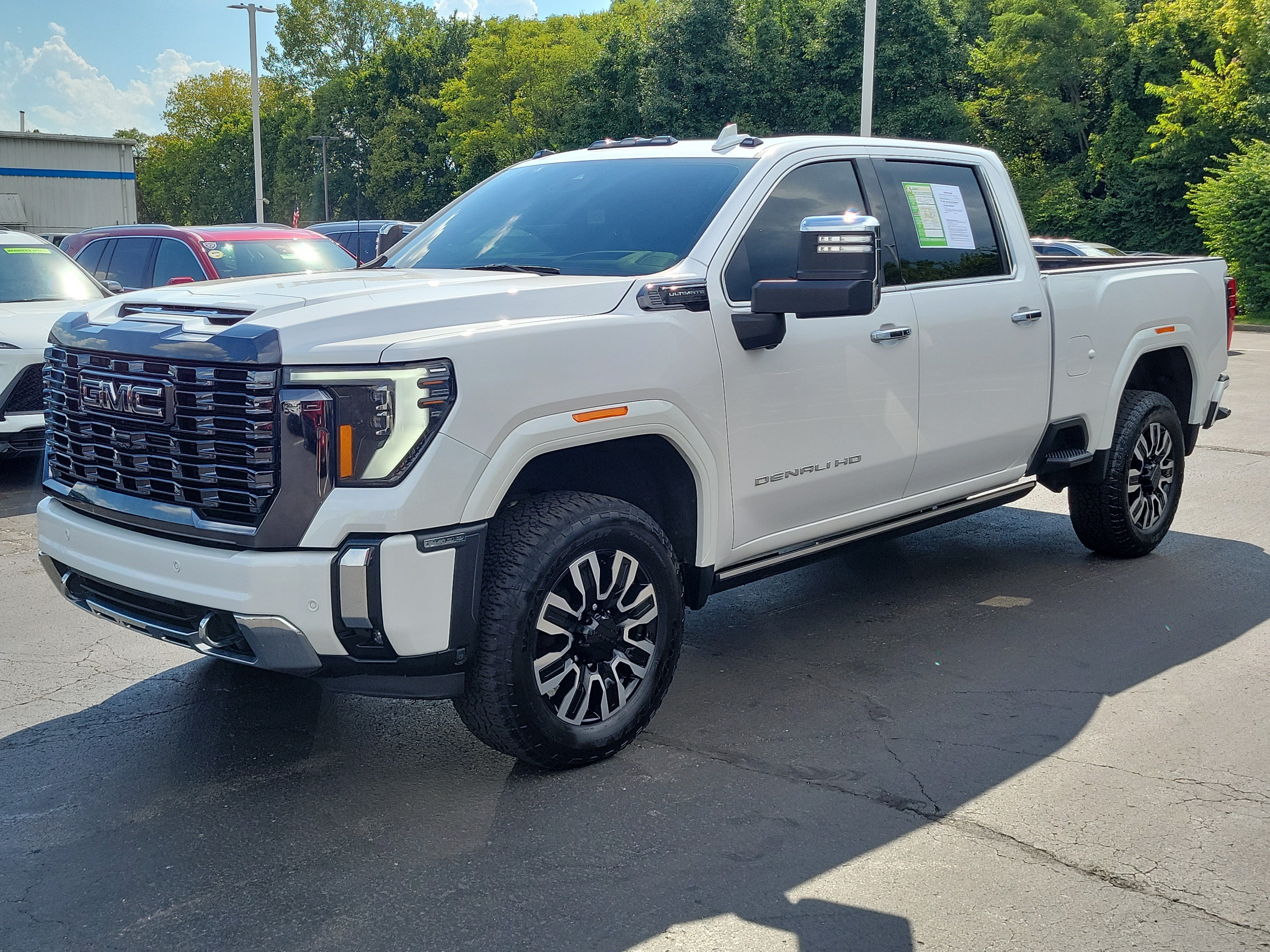 Used 2024 GMC Sierra 2500 Denali Ultimate AWD/4WD image 2