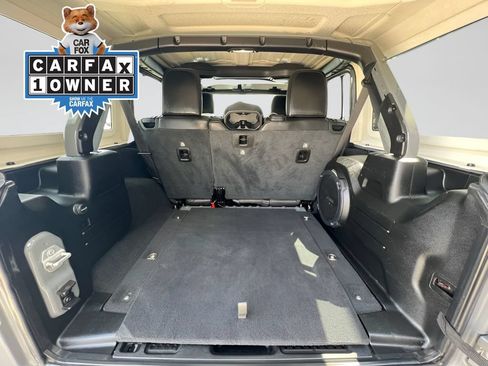 Used 2022 Jeep Wrangler Unlimited Rubicon AWD/4WD image 22