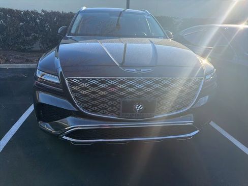 Used 2025 Genesis GV80 3.5T Prestige image 3