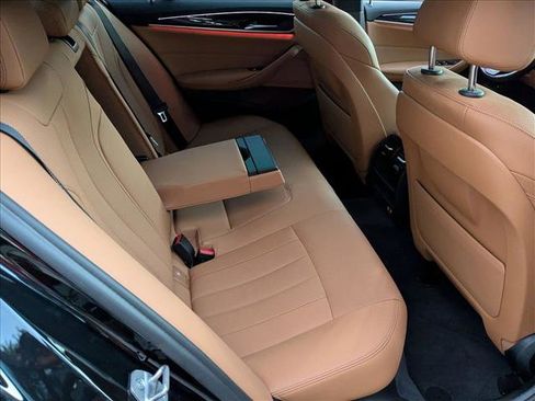 Used 2022 BMW 530i w/ Convenience Package image 21