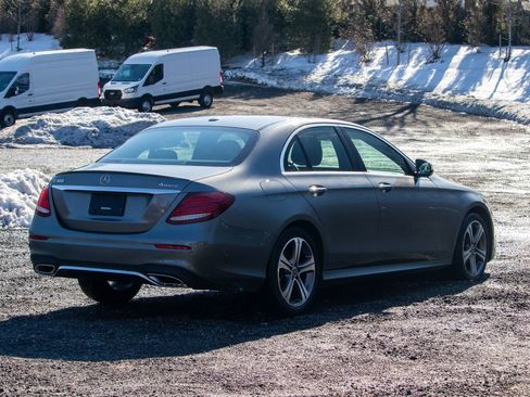 Used 2018 Mercedes-Benz E 300 4MATIC image 5