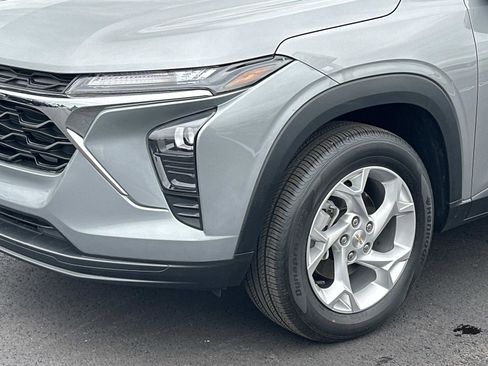 Certified 2024 Chevrolet Trax LS w/ LS Convenience Package FWD image 7