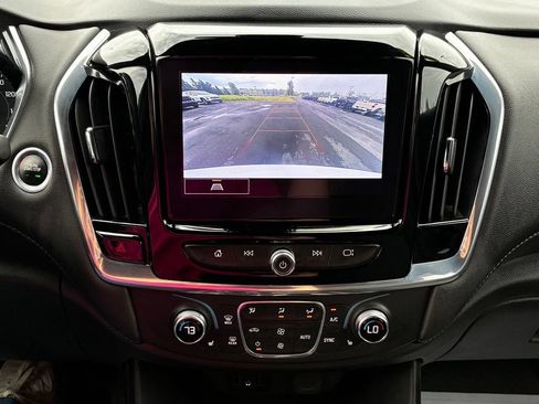 Used 2022 Chevrolet Traverse LT AWD/4WD image 19