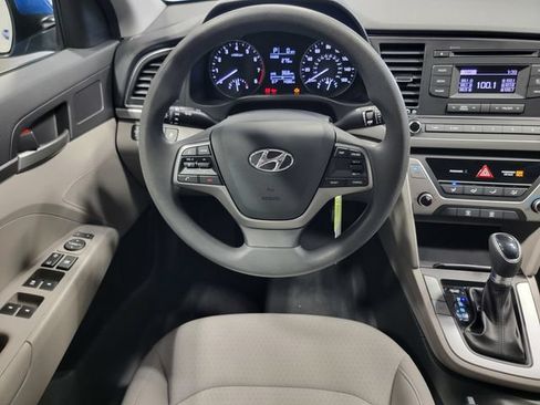 Used 2018 Hyundai Elantra SE w/ Cargo Package FWD image 25