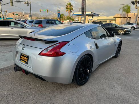 Used 2018 Nissan 370Z Touring image 26