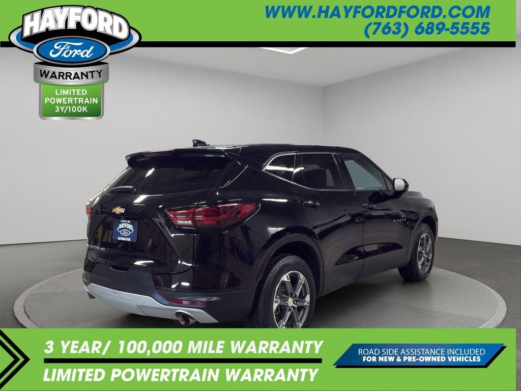 Used 2025 Chevrolet Blazer LT AWD/4WD image 3
