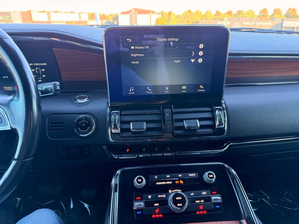 Used 2018 Lincoln Navigator L Select w/ Technology Package AWD/4WD image 22