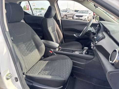 Used 2024 Nissan Kicks SV FWD image 11