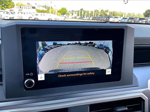 Used 2025 Toyota 4Runner SR5 AWD/4WD image 26