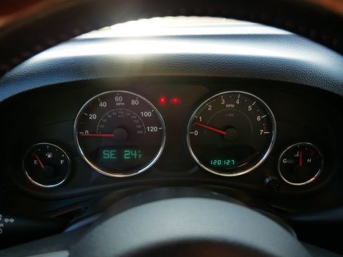 Used 2014 Jeep Wrangler Unlimited Sahara w/ Dual Top Group image 23