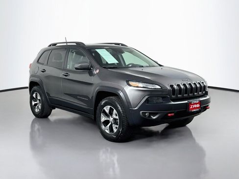 Used 2018 Jeep Cherokee Trailhawk w/ Quick Order Package 27L AWD/4WD image 7