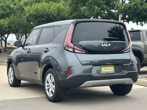 Used 2025 Kia Soul LX FWD image 3