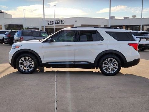 Used 2021 Ford Explorer XLT w/ Equipment Group 202A image 12