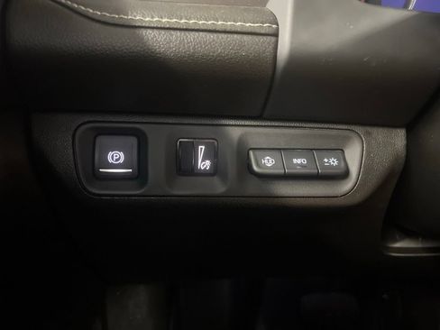 Used 2020 GMC Acadia Denali w/ Technology Package FWD image 21