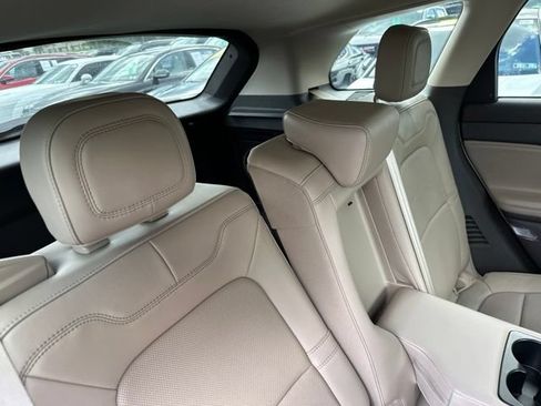 Used 2022 Lincoln Corsair AWD w/ Premium Package image 18