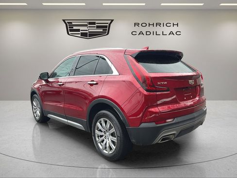 Certified 2022 Cadillac XT4 Premium Luxury w/ Cold Weather Package image 8