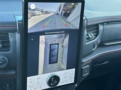 Used 2022 Ford Expedition Max Limited image 20