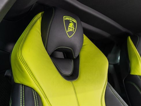 Used 2017 Lamborghini Huracan LP 610-4 AWD/4WD image 38