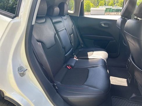 Used 2018 Jeep Compass Trailhawk w/ Navigation Group AWD/4WD image 17
