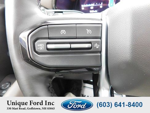 Used 2024 Chevrolet Colorado ZR2 w/ ZR2 Convenience Package III AWD/4WD image 19