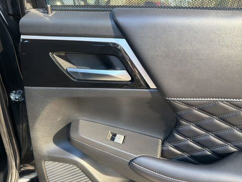 Used 2024 Mitsubishi Outlander 4WD Plug-In Hybrid image 28