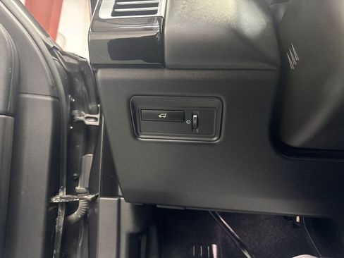 Used 2013 Land Rover Range Rover Supercharged image 12